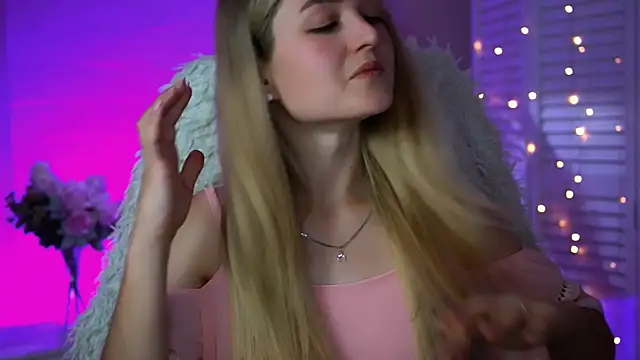 Snapshot of DeboraLarson chatting on September 17, 7:54 am DeboraLarson online show from September 17, 7:54 am