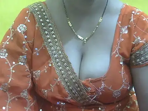 Snapshot of HOT-SEEMAA chatting on May 24, 4:17 am HOT-SEEMAA online show from May 24, 4:17 am