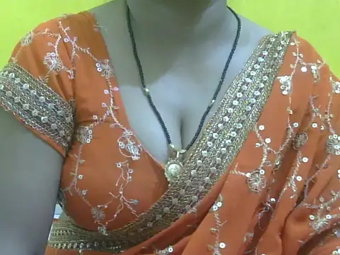 Snapshot of HOT-SEEMAA chatting on June 6, 7:40 pm HOT-SEEMAA online show from June 6, 7:40 pm