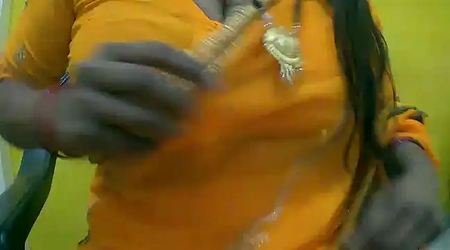 Snapshot of LOVE-SUSHILA chatting on February 17, 10:29 am LOVE-SUSHILA online show from February 17, 10:29 am