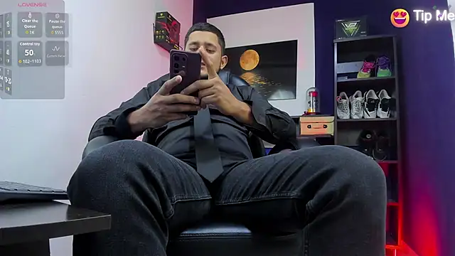 Snapshot of Marcos_garcias chatting on June 2, 5:42 am Marcos garcias online show from June 2, 5:42 am