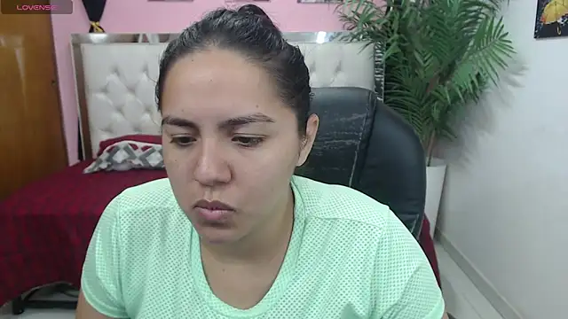 candiapole online show from March 20, 12:43 pm