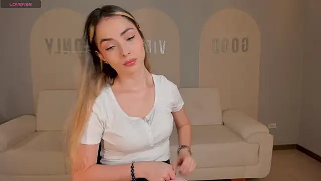 StacyWoods online show from July 23, 11:52 am