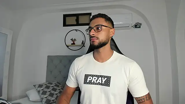 LiamGarcia1 online show from January 8, 12:37 pm