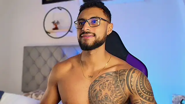 LiamGarcia1 online show from January 12, 1:48 pm