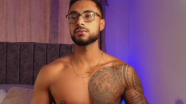 LiamGarcia1 online show from February 12, 4:55 pm