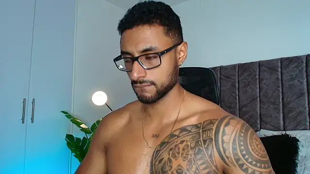 LiamGarcia1 online show from October 7, 2:36 pm