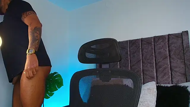 LiamGarcia1 online show from October 11, 1:09 pm