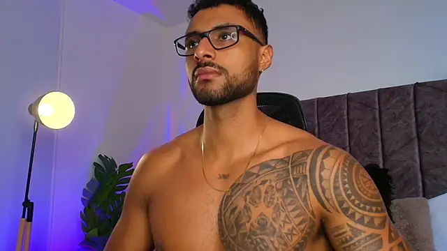 LiamGarcia1 online show from November 21, 2:16 pm