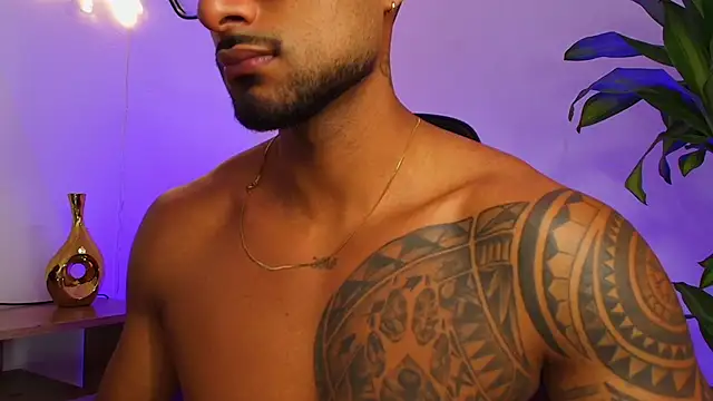 LiamGarcia1 online show from December 15, 3:38 pm