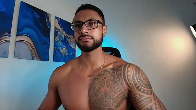 LiamGarcia1 online show from February 19, 2:13 pm