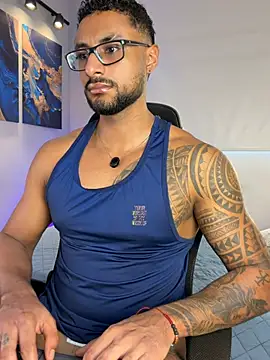 Snapshot of LiamGarcia1 chatting on May 27, 4:04 pm LiamGarcia1 online show from May 27, 4:04 pm