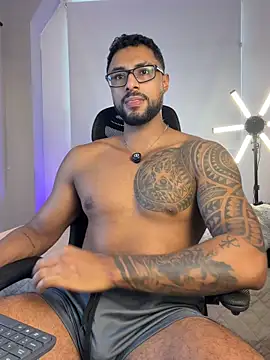 Snapshot of LiamGarcia1 chatting on June 2, 3:58 pm LiamGarcia1 online show from June 2, 3:58 pm