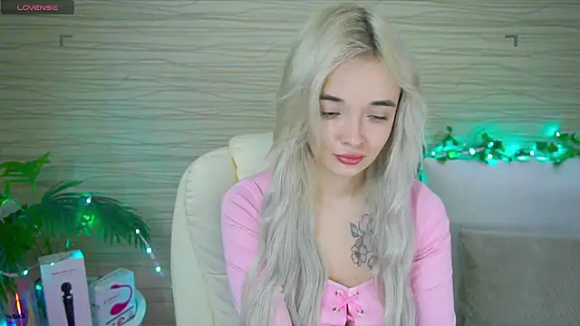 Ashley S online show from February 6, 11:15 pm