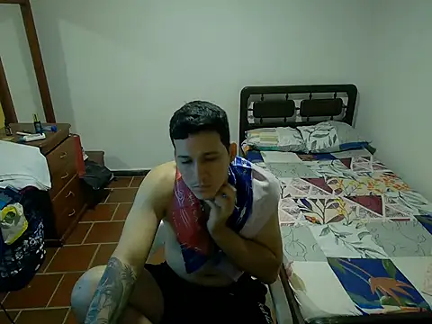 Snapshot of camilosxy chatting on April 10, 8:13 pm camilosxy online show from April 10, 8:13 pm