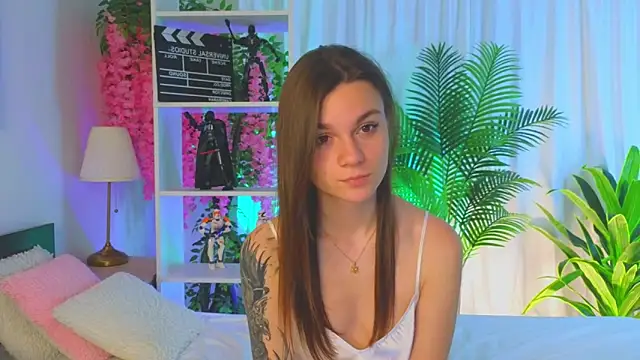 Snapshot of EvaHair chatting on June 8, 7:47 pm EvaHair online show from June 8, 7:47 pm
