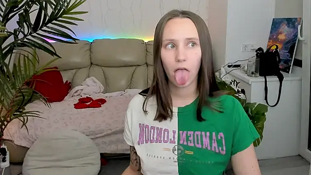 HotCaramellsTV online show from March 2, 3:59 pm