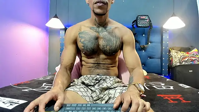 Snapshot of Salomon_koude chatting on December 19, 7:21 pm Salomon koude online show from December 19, 7:21 pm