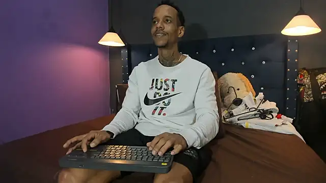 Snapshot of Salomon_koude chatting on January 31, 10:30 pm Salomon koude online show from January 31, 10:30 pm