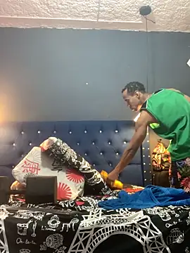 Snapshot of Salomon_koude chatting on February 9, 8:13 pm Salomon koude online show from February 9, 8:13 pm