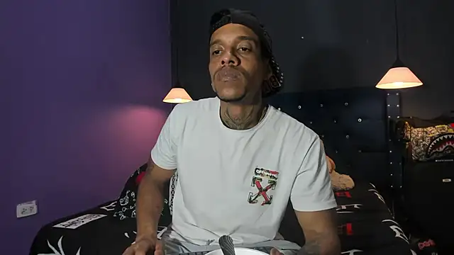 Snapshot of Salomon_koude chatting on February 19, 6:20 am Salomon koude online show from February 19, 6:20 am