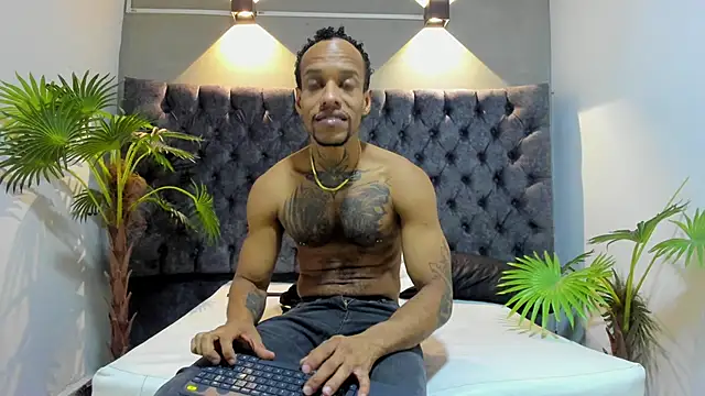 Snapshot of Salomon_koude chatting on May 18, 1:06 pm Salomon koude online show from May 18, 1:06 pm