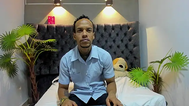 Snapshot of Salomon_koude chatting on May 27, 12:57 pm Salomon koude online show from May 27, 12:57 pm