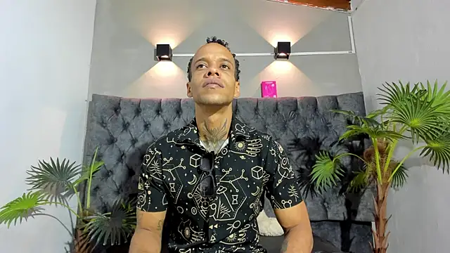 Snapshot of Salomon_koude chatting on June 30, 2:18 pm Salomon koude online show from June 30, 2:18 pm