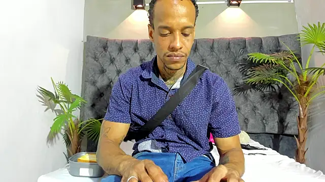 Snapshot of Salomon_koude chatting on July 14, 12:46 am Salomon koude online show from July 14, 12:46 am