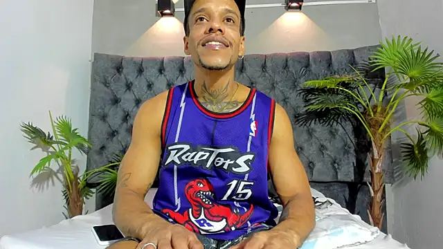 Snapshot of Salomon_koude chatting on July 16, 4:40 am Salomon koude online show from July 16, 4:40 am