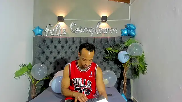 Snapshot of Salomon_koude chatting on July 18, 1:43 am Salomon koude online show from July 18, 1:43 am