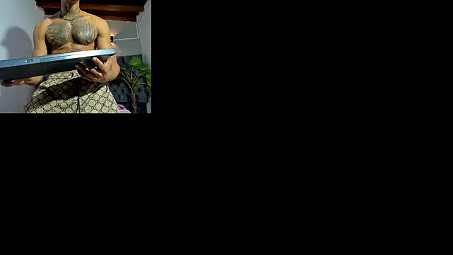 Snapshot of Salomon_koude chatting on August 2, 1:26 am Salomon koude online show from August 2, 1:26 am