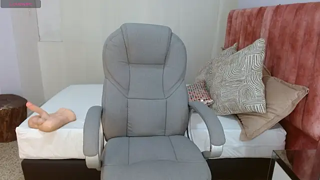 Snapshot of sussy_leon chatting on September 19, 12:39 pm sussy leon online show from September 19, 12:39 pm