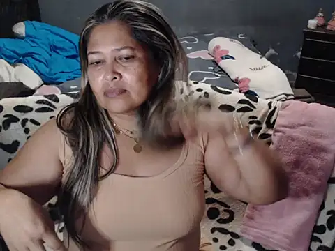Snapshot of CANDYSWEET51 chatting on May 31, 1:47 am CANDYSWEET51 online show from May 31, 1:47 am