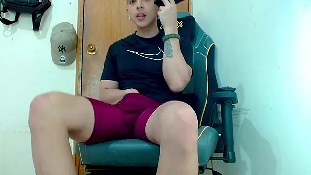 Danyer33 online show from February 25, 11:03 pm