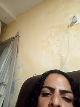 Snapshot of MaraVililhosa chatting on November 18, 2:39 am MaraVililhosa online show from November 18, 2:39 am