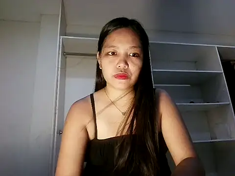 Snapshot of prettythalia chatting on July 19, 12:42 pm prettythalia online show from July 19, 12:42 pm