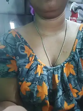 Snapshot of Pari-new chatting on June 28, 9:26 am Pari-new online show from June 28, 9:26 am