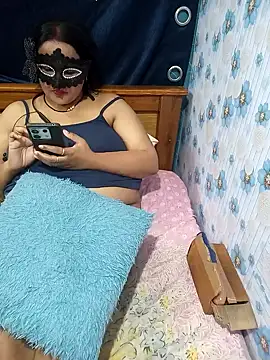 Snapshot of tina8th chatting on February 23, 8:33 pm tina8th online show from February 23, 8:33 pm