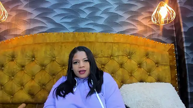 NahomiFireSex online show from December 18, 7:25 am