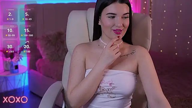 YourLolaBunny online show from February 21, 2:17 am