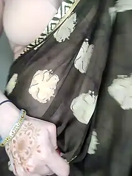 Snapshot of Fair-magic-woman chatting on January 4, 8:27 pm Fair-magic-woman online show from January 4, 8:27 pm