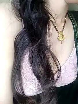 Snapshot of Fair-magic-woman chatting on February 2, 7:46 pm Fair-magic-woman online show from February 2, 7:46 pm