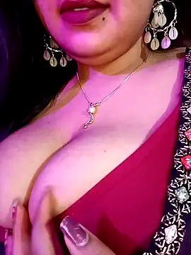 Suhanakhan00 online show from January 3, 5:42 pm