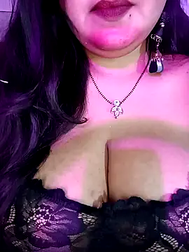 Suhanakhan00 online show from December 3, 6:21 am