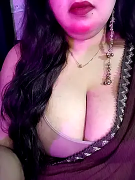 Snapshot of Suhanakhan00 chatting on May 5, 9:17 am Suhanakhan00 online show from May 5, 9:17 am