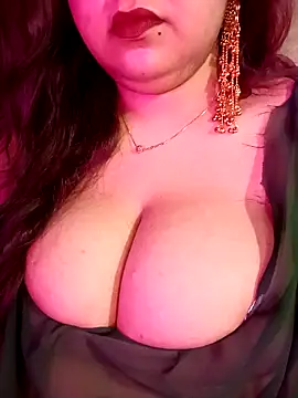 Snapshot of Suhanakhan00 chatting on May 20, 6:47 pm Suhanakhan00 online show from May 20, 6:47 pm
