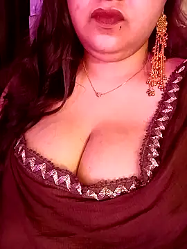 Snapshot of Suhanakhan00 chatting on May 22, 10:21 am Suhanakhan00 online show from May 22, 10:21 am
