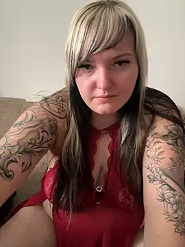 Snapshot of CurvyAngelina_Official chatting on November 8, 10:04 am CurvyAngelina Official online show from November 8, 10:04 am