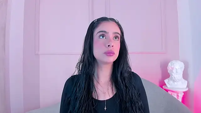 victoria milann online show from November 26, 1:23 pm